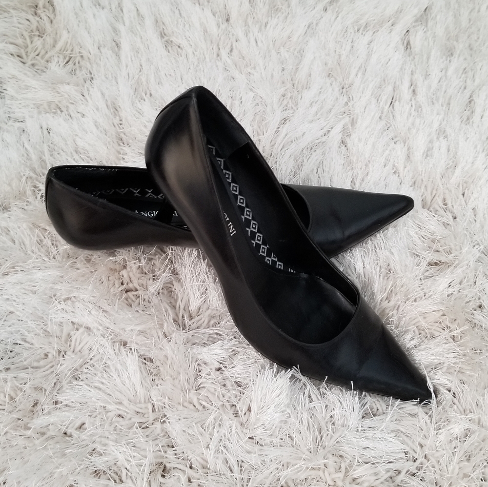 Heels - Picture 2 of 7